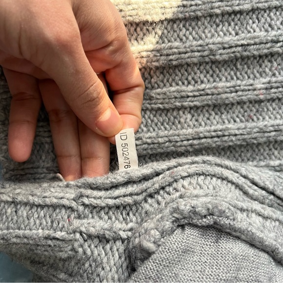 Vintage Hollister Heather Gray Knit Sweater - Picture 5 of 8